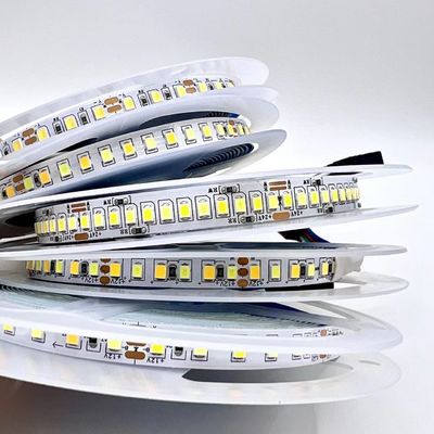 Anchura ajustable del PWB de la tira el 120leds/M 8m m de la temperatura de color de Smd 2835 LED