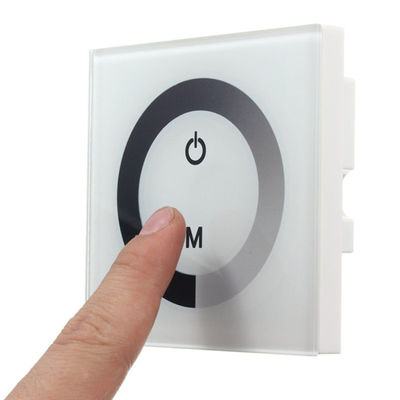 12V montado en la pared 24V LED que enciende un interruptor más oscuro para la sola luz de tira de color